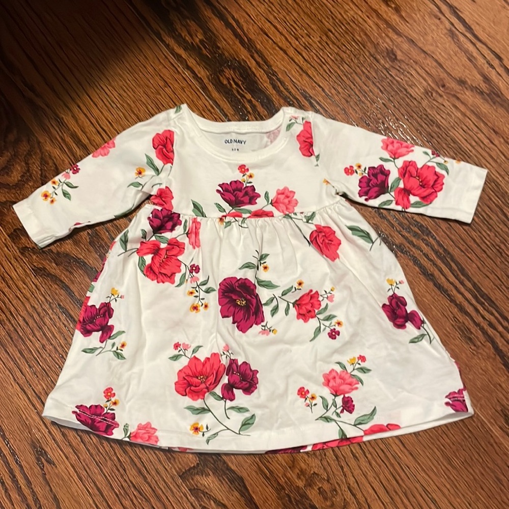 ⭐️ SALE 3/$10❄️ 0-3months girls floral top